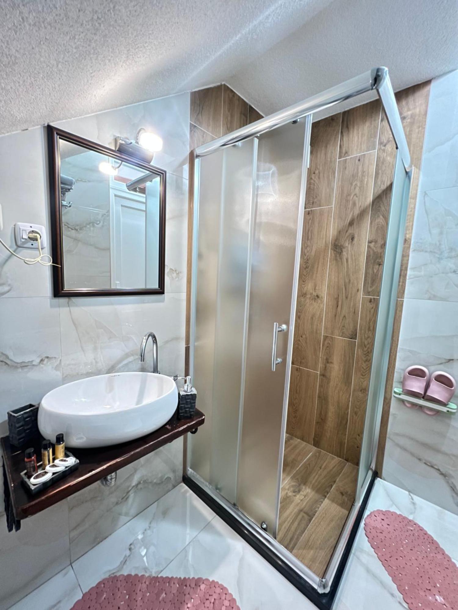 Hotel Fjorr 프리즈렌 외부 사진